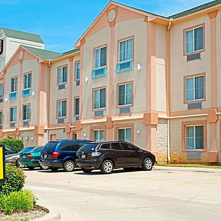 Super 8 By Wyndham Irving/Dfw Apt/North Exterior photo