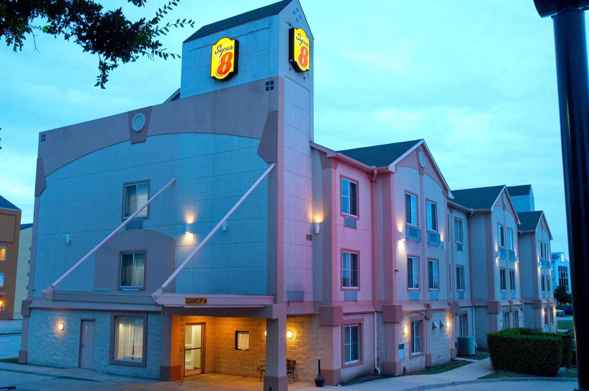 Super 8 By Wyndham Irving/Dfw Apt/North Exterior photo