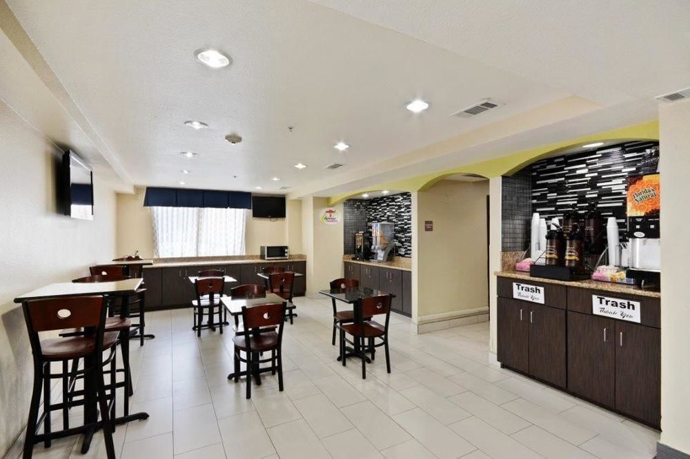 Super 8 By Wyndham Irving/Dfw Apt/North Exterior photo